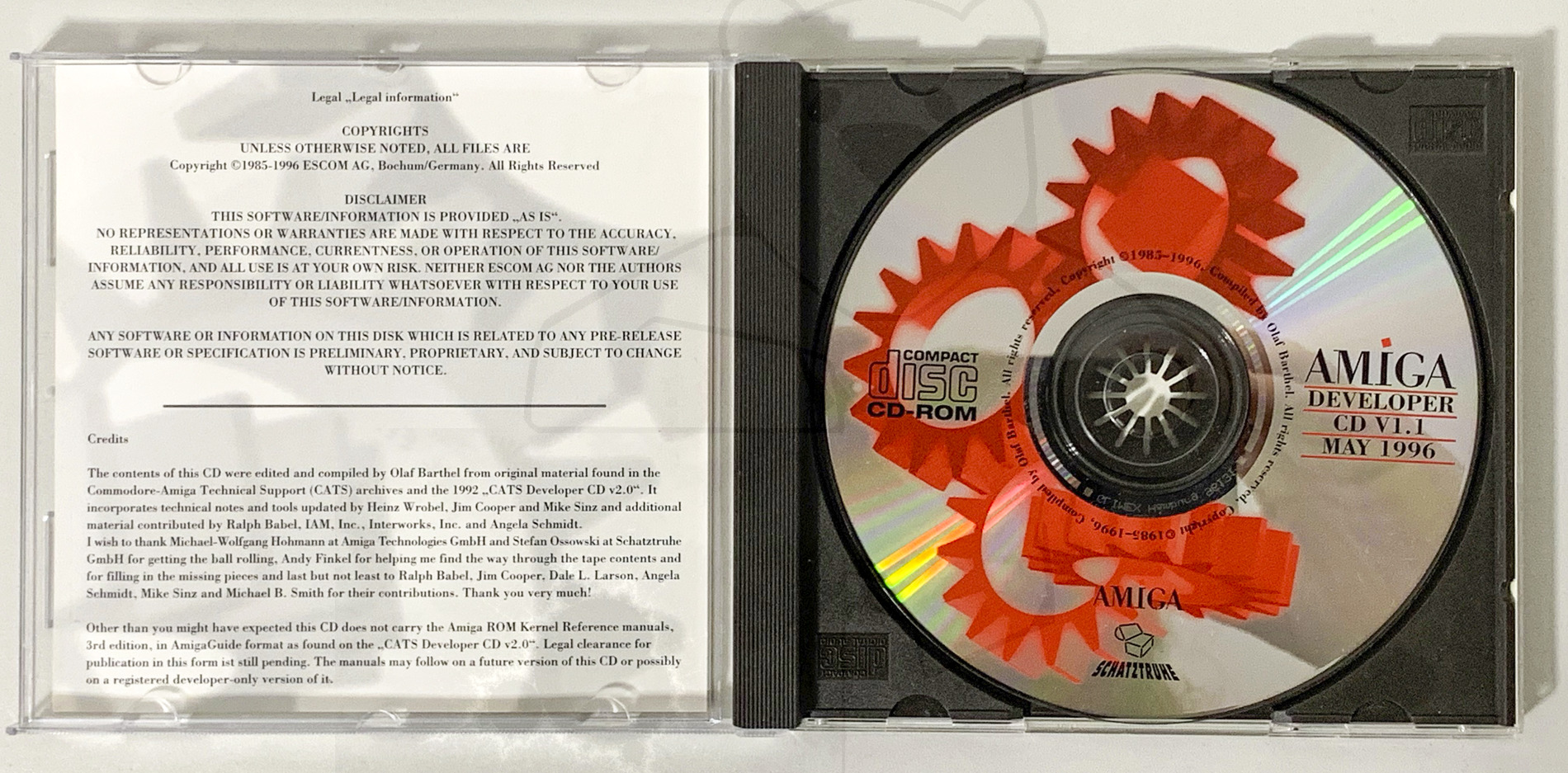 Amiga SDK auf CD plus weiterer Dokumentation